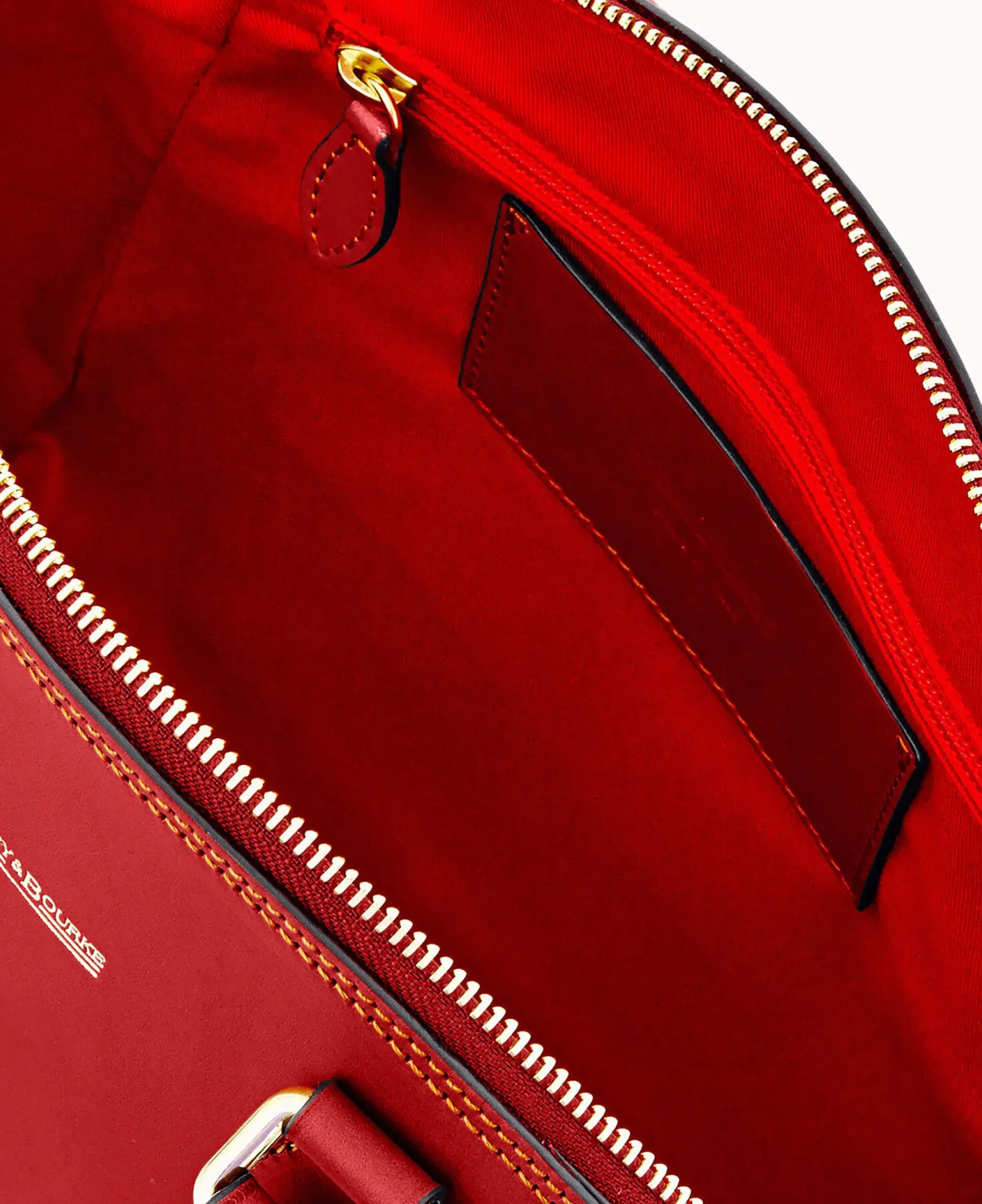 Dooney & Bourke The Alto Collection|Ready For the Getaway<Alto Sabrina Red