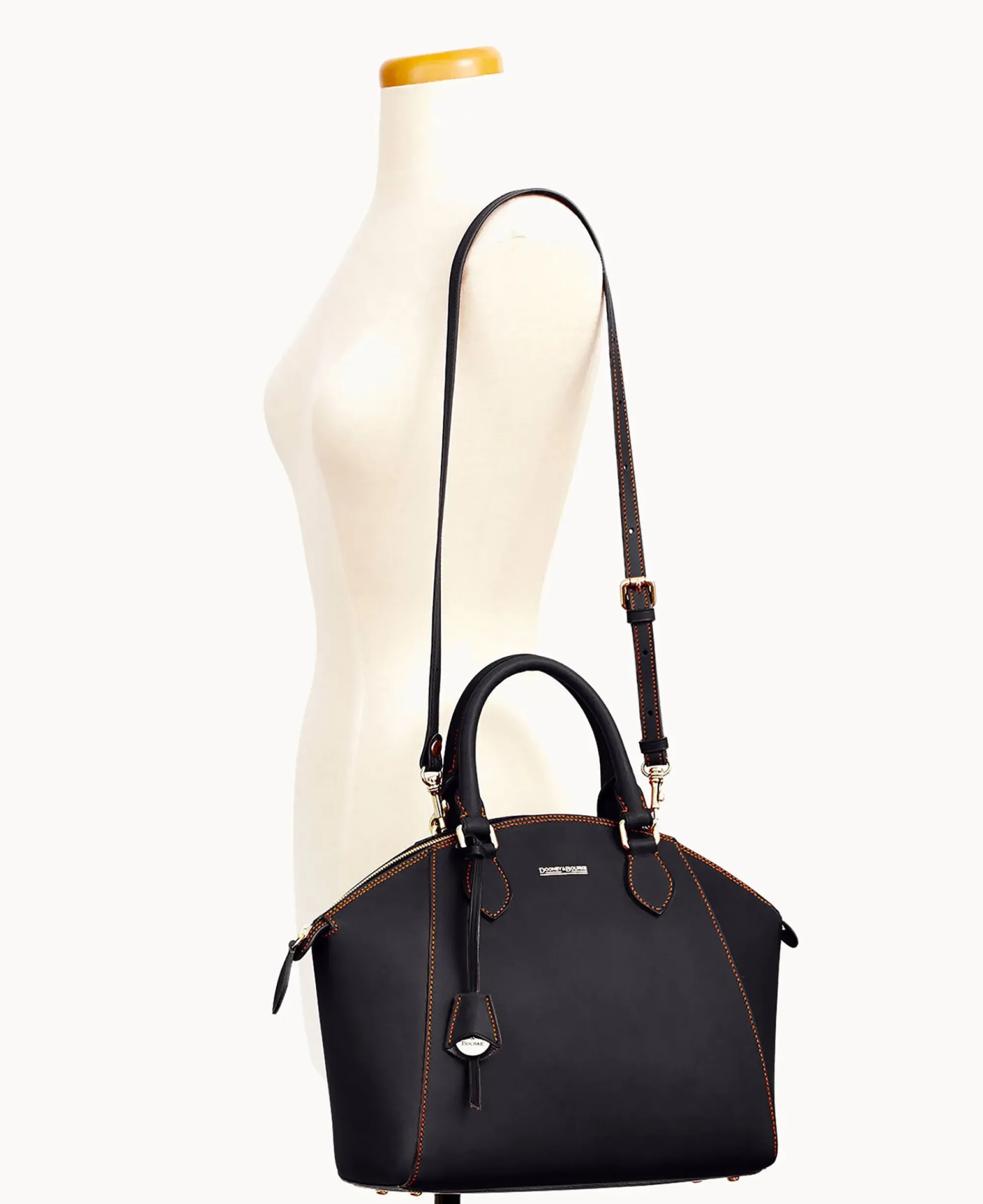Dooney & Bourke The Alto Collection|Ready For the Getaway<Alto Sabrina Black