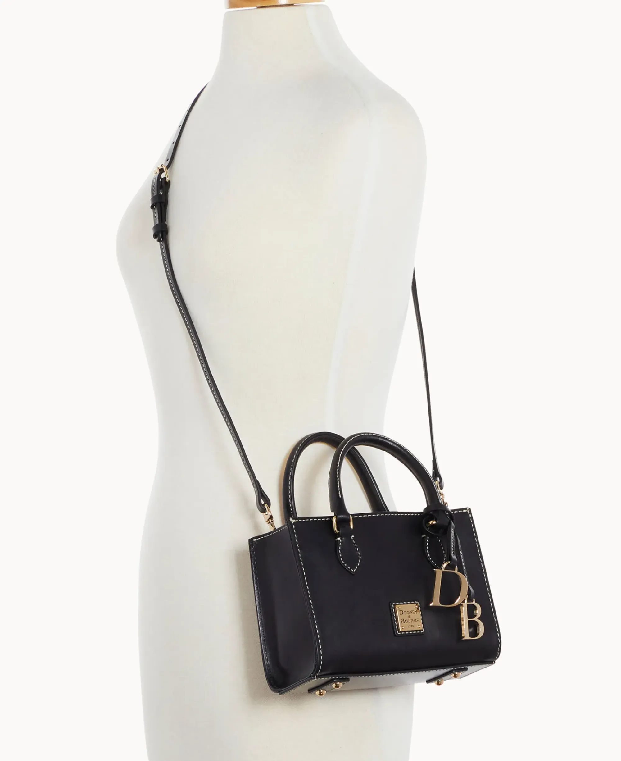 Dooney & Bourke Ready For the Getaway|Smooth Leather<Belmar Janine 20 Black