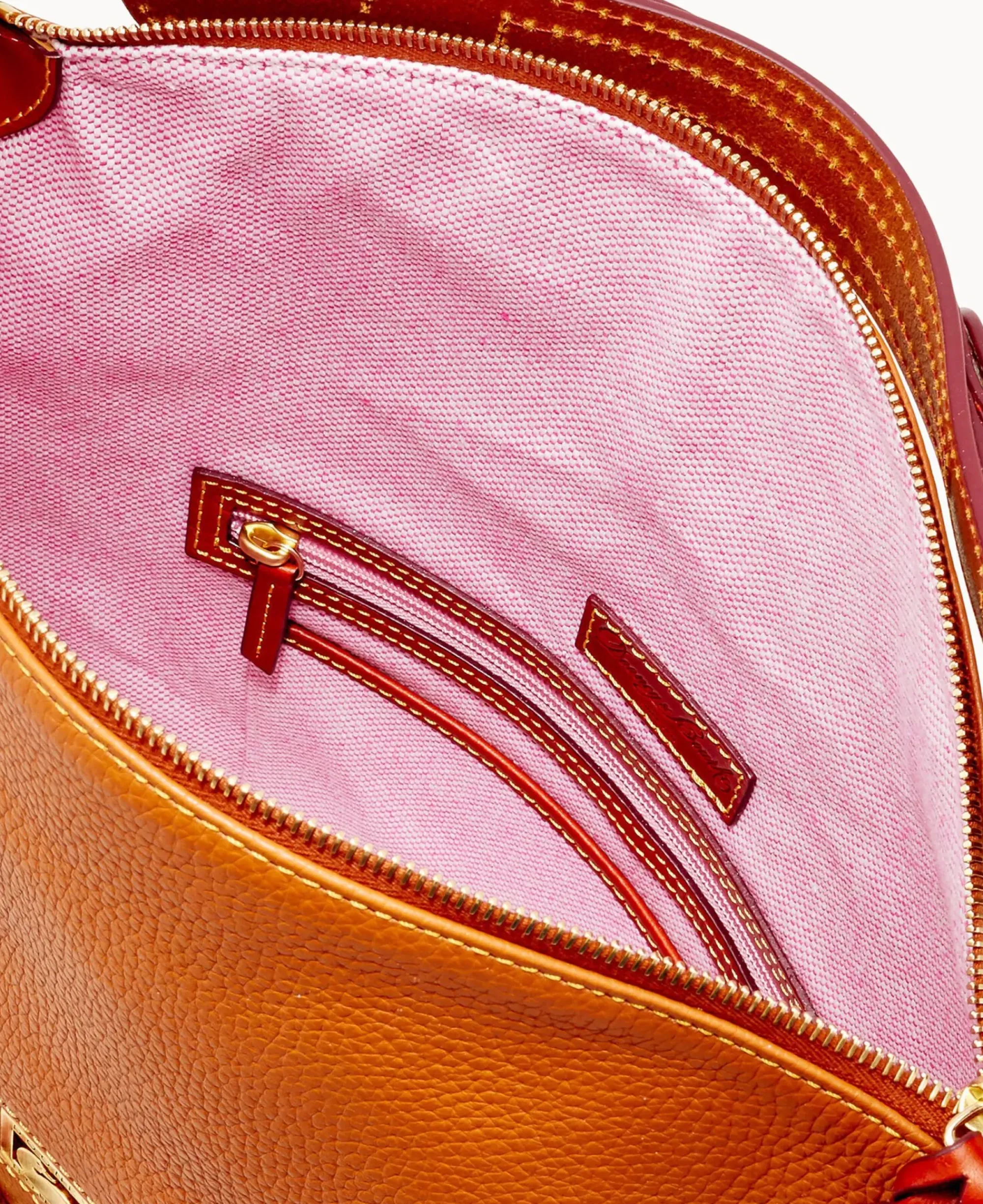 Dooney & Bourke Ready For the Getaway|Pebbled Leather<Dillen Medium Pocket Sac Caramel