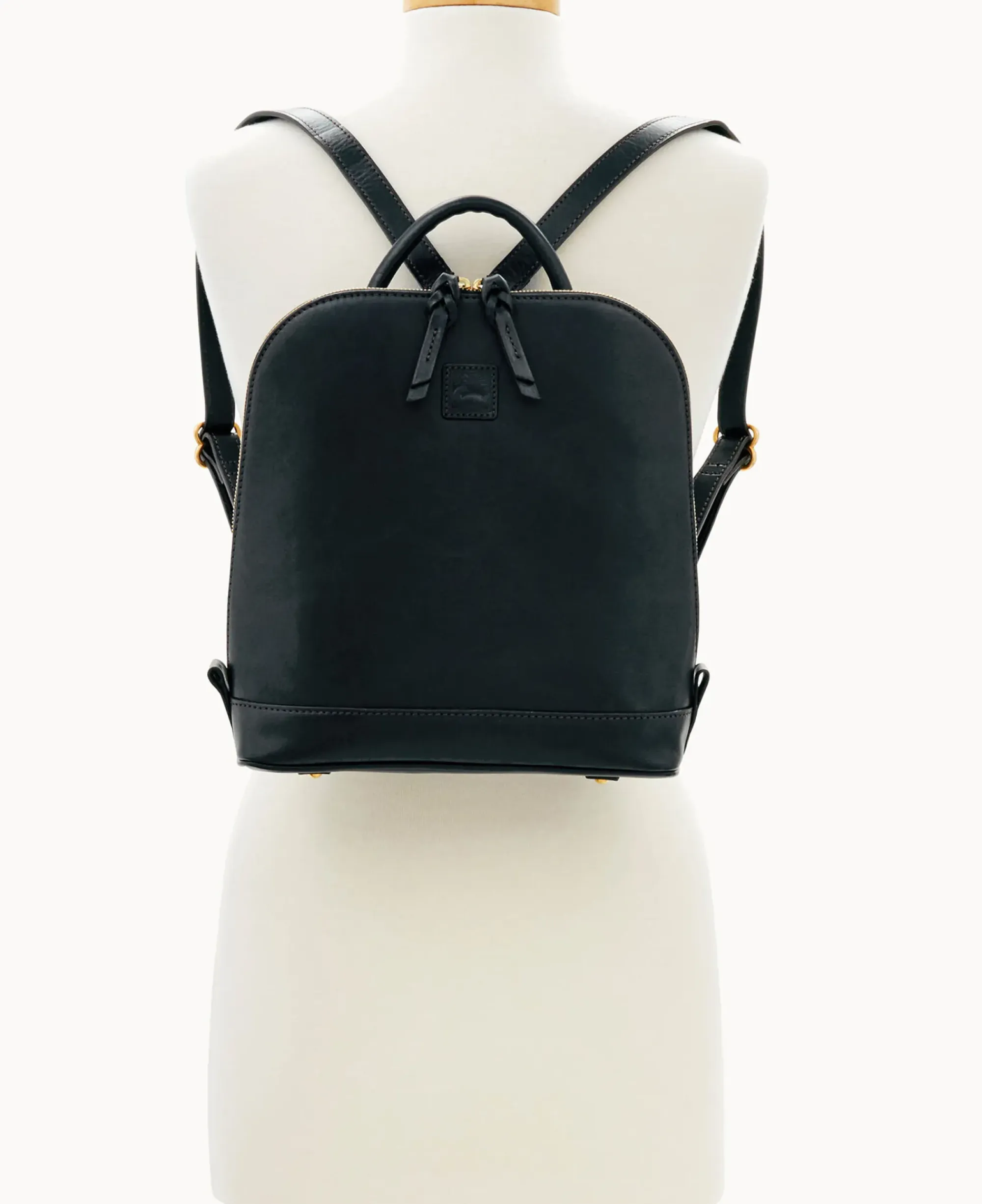 Dooney & Bourke The Florentine Collection|Ready For the Getaway<Florentine Zip Pod Backpack Black Black