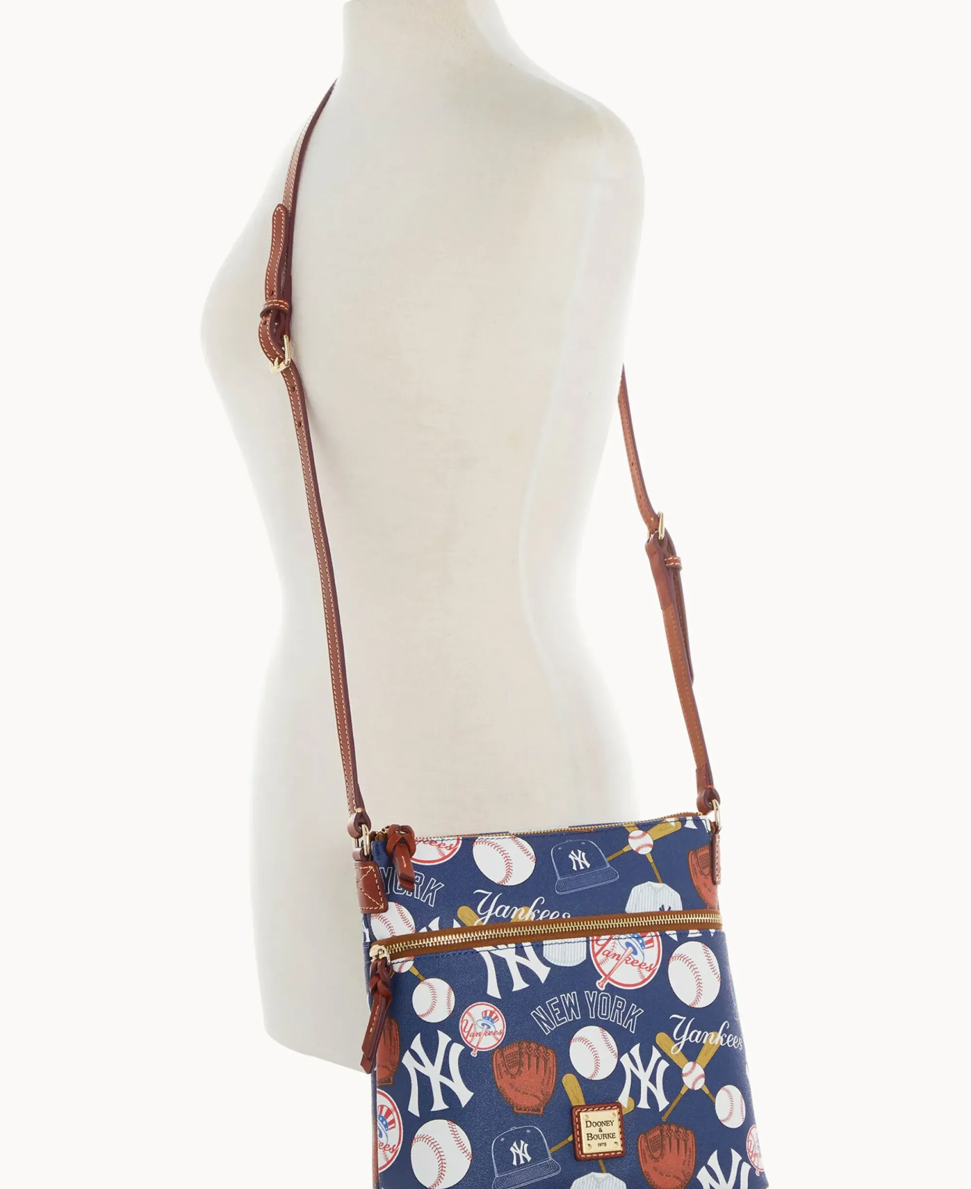 Dooney & Bourke Game Day Ready|Printed Fabric<MLB Crossbody Yankees
