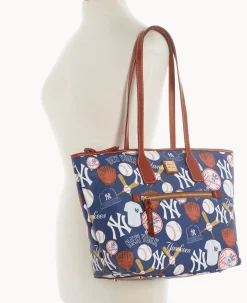 Dooney & Bourke Game Day Ready|Printed Fabric<MLB Tote Yankees