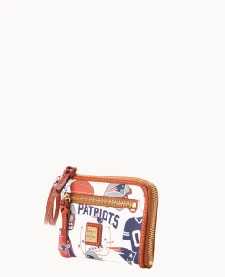 Dooney & Bourke Grab and Go|Wristlets<NFL Multi Function Zip Around PATRIOTS