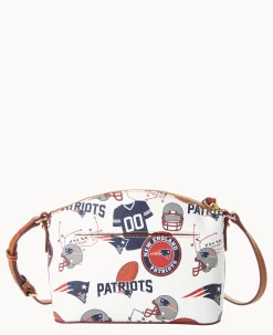 Dooney & Bourke Game Day Ready|Printed Fabric<NFL Suki Crossbody PATRIOTS