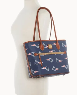 Dooney & Bourke Game Day Ready|Printed Fabric<NFL Tote Patriots