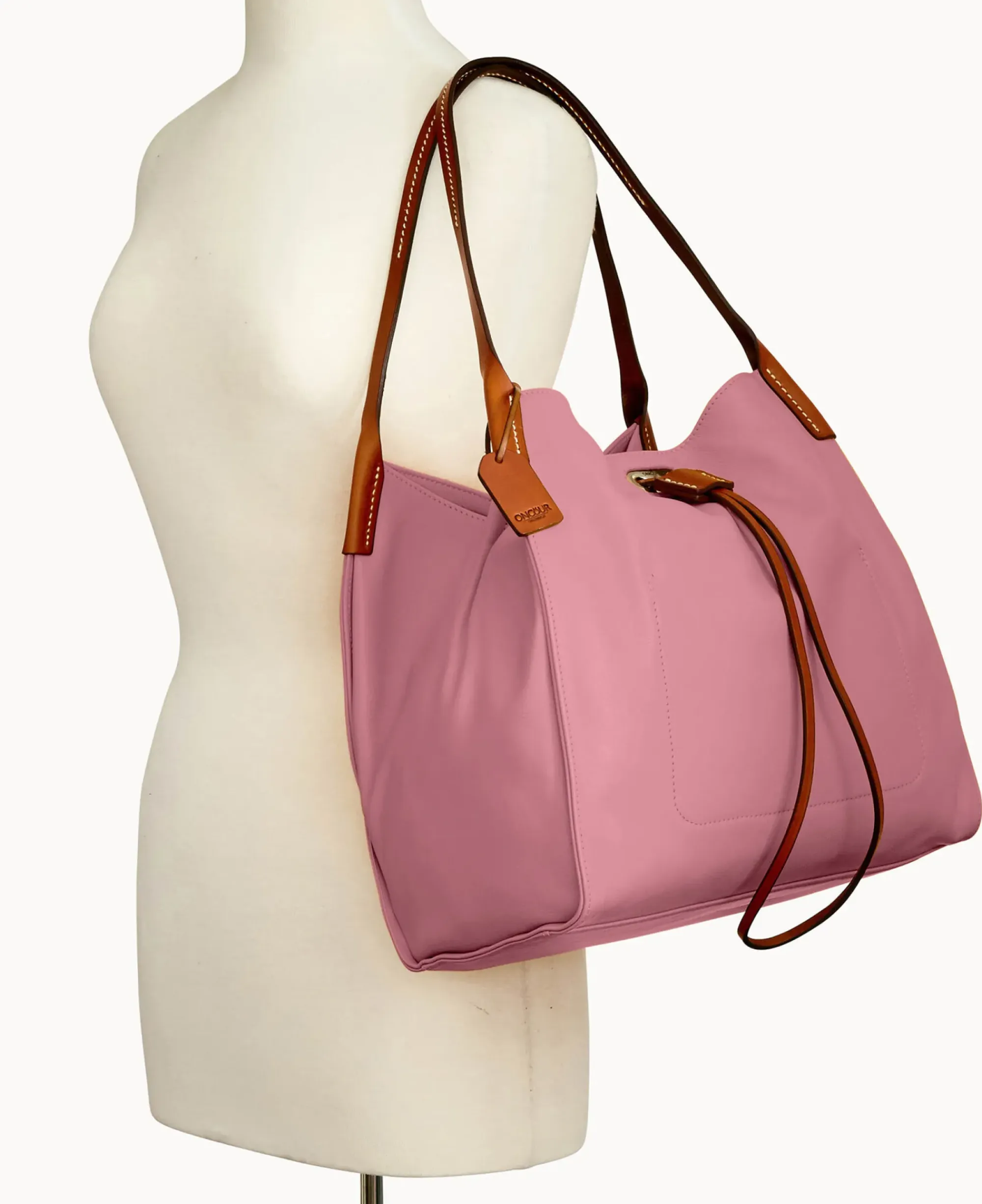 Dooney & Bourke Ready For the Getaway|Smooth Leather<Oncour Elba Full Up Two Light Pink