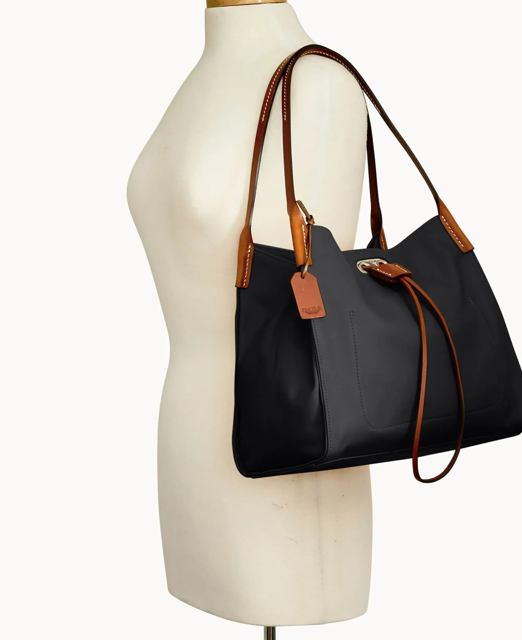 Dooney & Bourke Ready For the Getaway|Smooth Leather<Oncour Elba Small Full Up Two Black