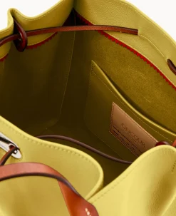 Dooney & Bourke Ready For the Getaway|Textured Leather<Oncour Twist Full Up Two Butter