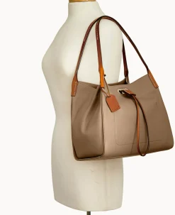 Dooney & Bourke Ready For the Getaway|Textured Leather<Oncour Twist Small Full Up Camel