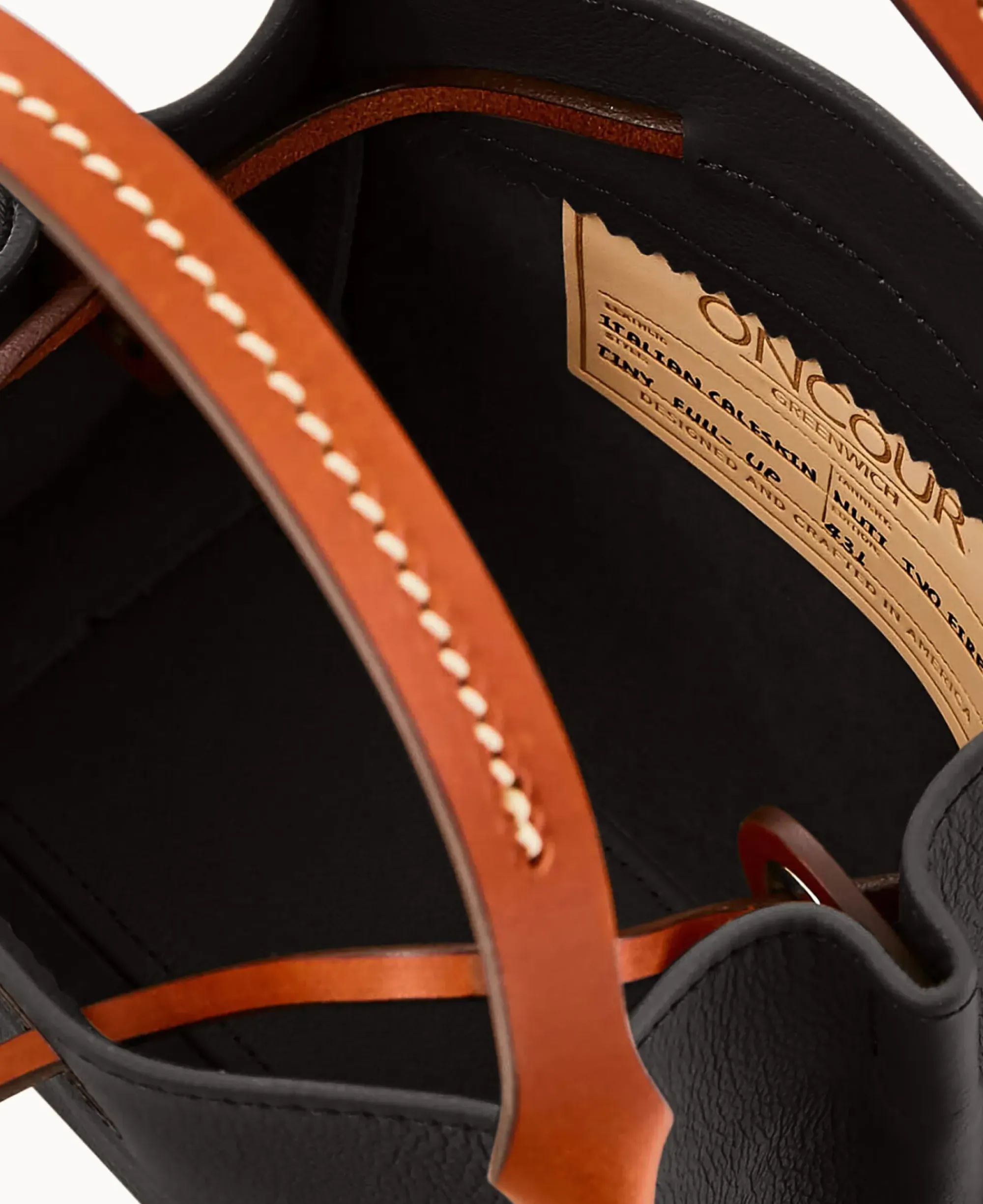 Dooney & Bourke Ready For the Getaway|Textured Leather<Oncour Twist Tiny Full Up Black
