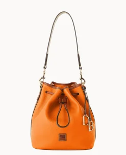 Dooney & Bourke The Pebble Grain Collection|Ready For the Getaway<Pebble Grain Drawstring Clementine