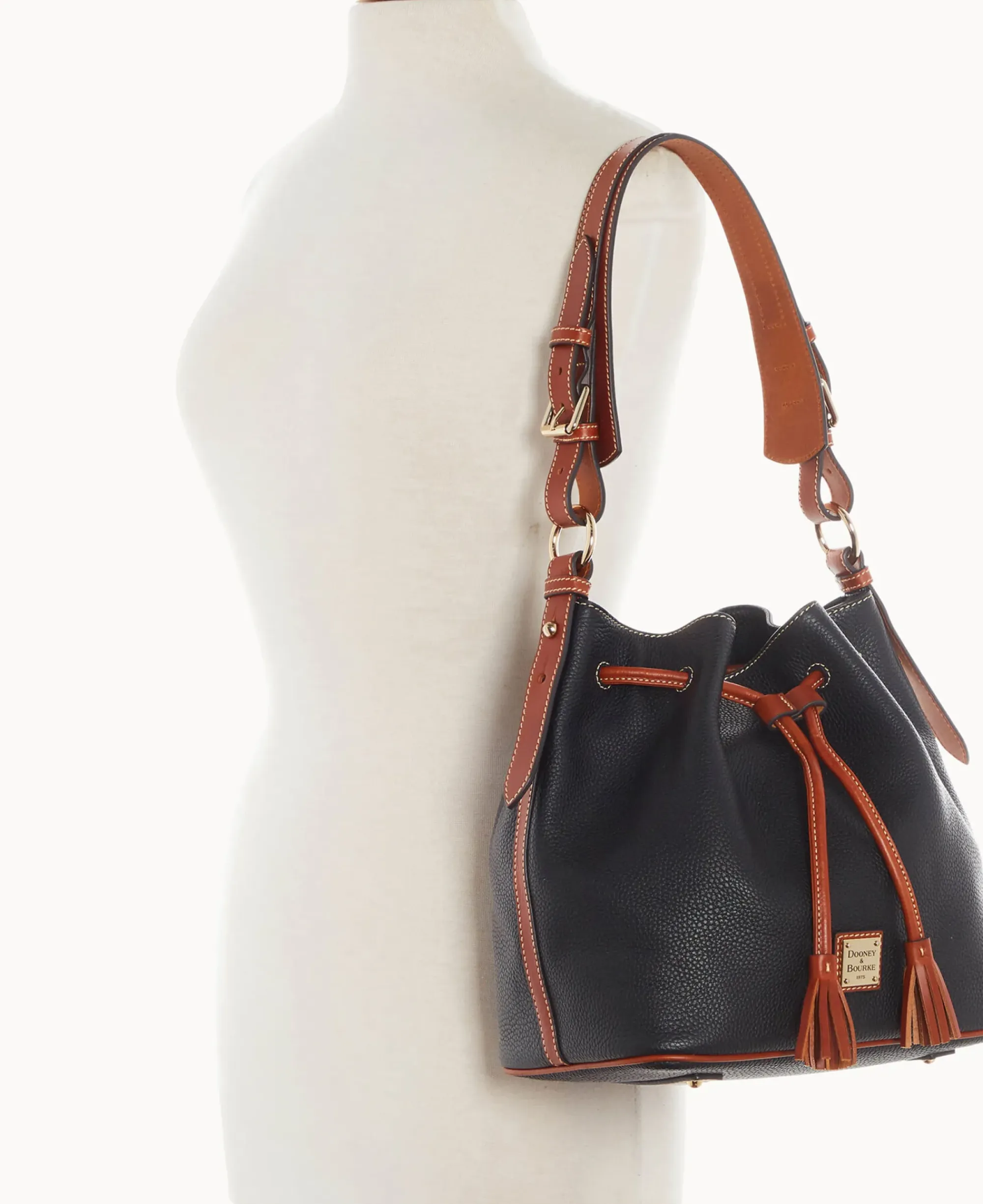 Dooney & Bourke The Pebble Grain Collection|Pebbled Leather<Pebble Grain Drawstring Black