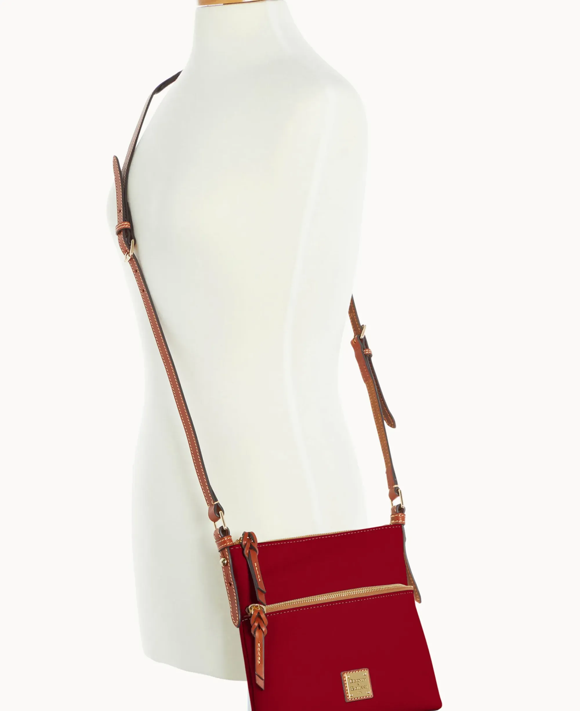 Dooney & Bourke The Pebble Grain Collection|Pebbled Leather<Pebble Grain Letter Carrier Wine