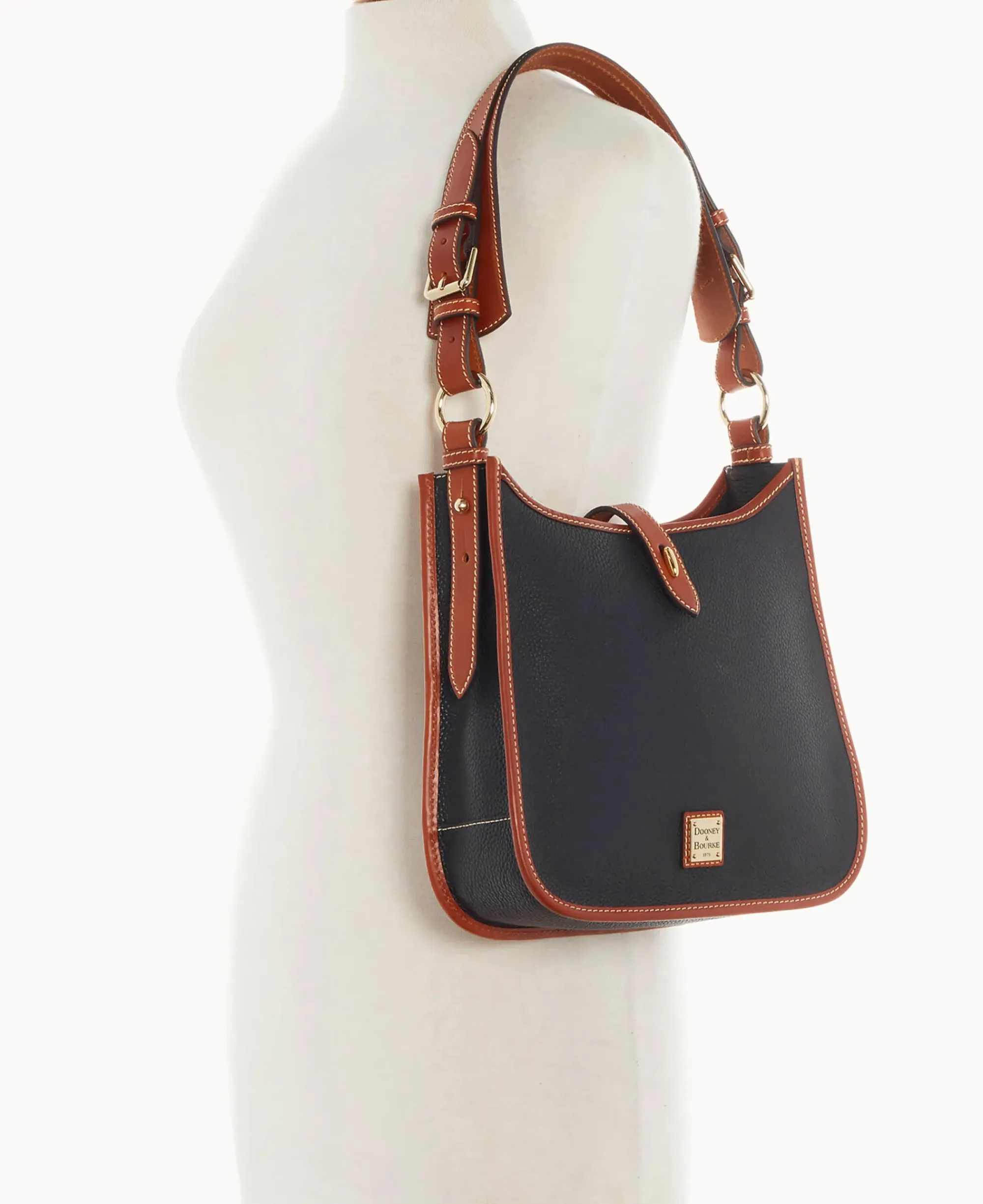 Dooney & Bourke The Pebble Grain Collection|Pebbled Leather<Pebble Grain Messenger Black
