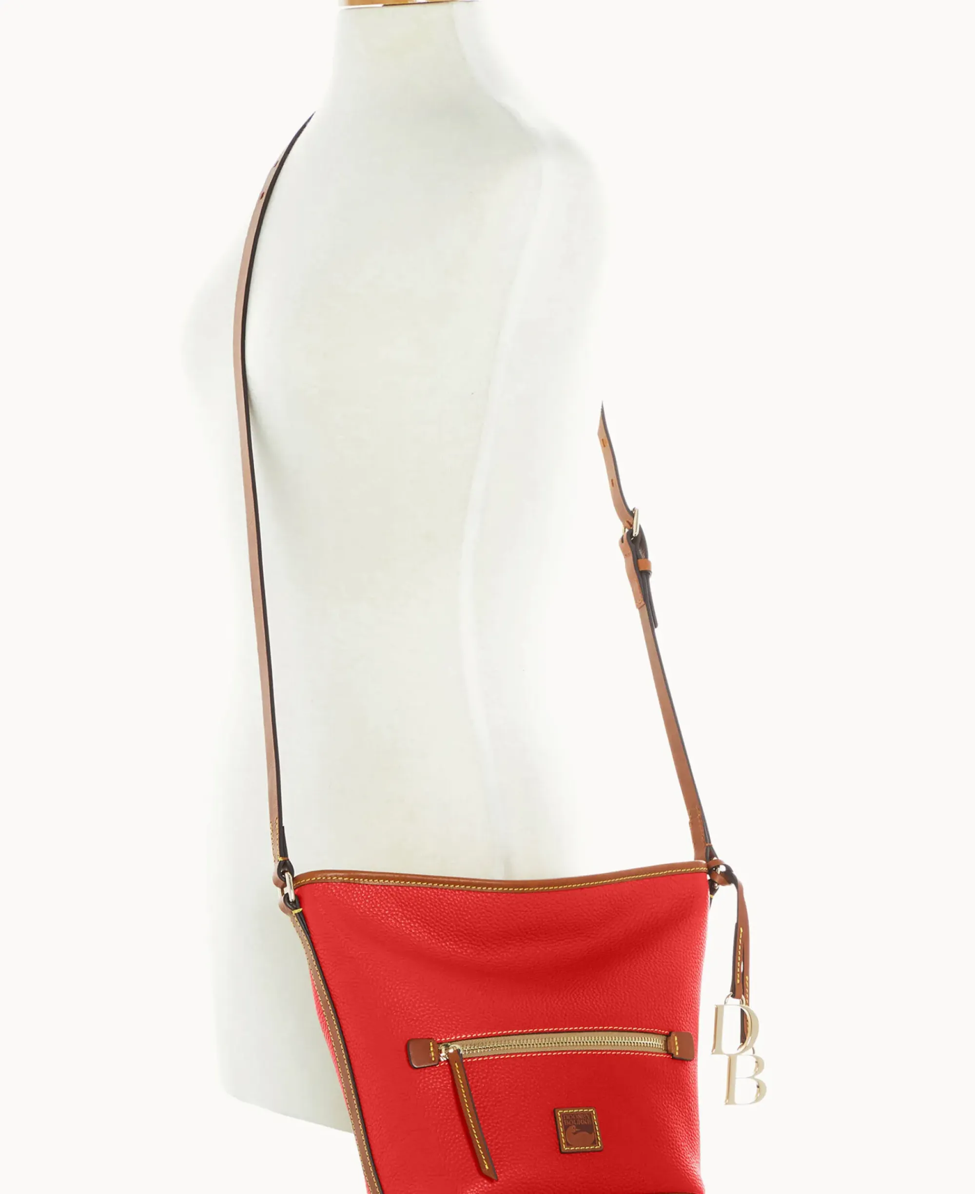 Dooney & Bourke The Pebble Grain Collection|Ready For the Getaway<Pebble Grain Zip Sac Red