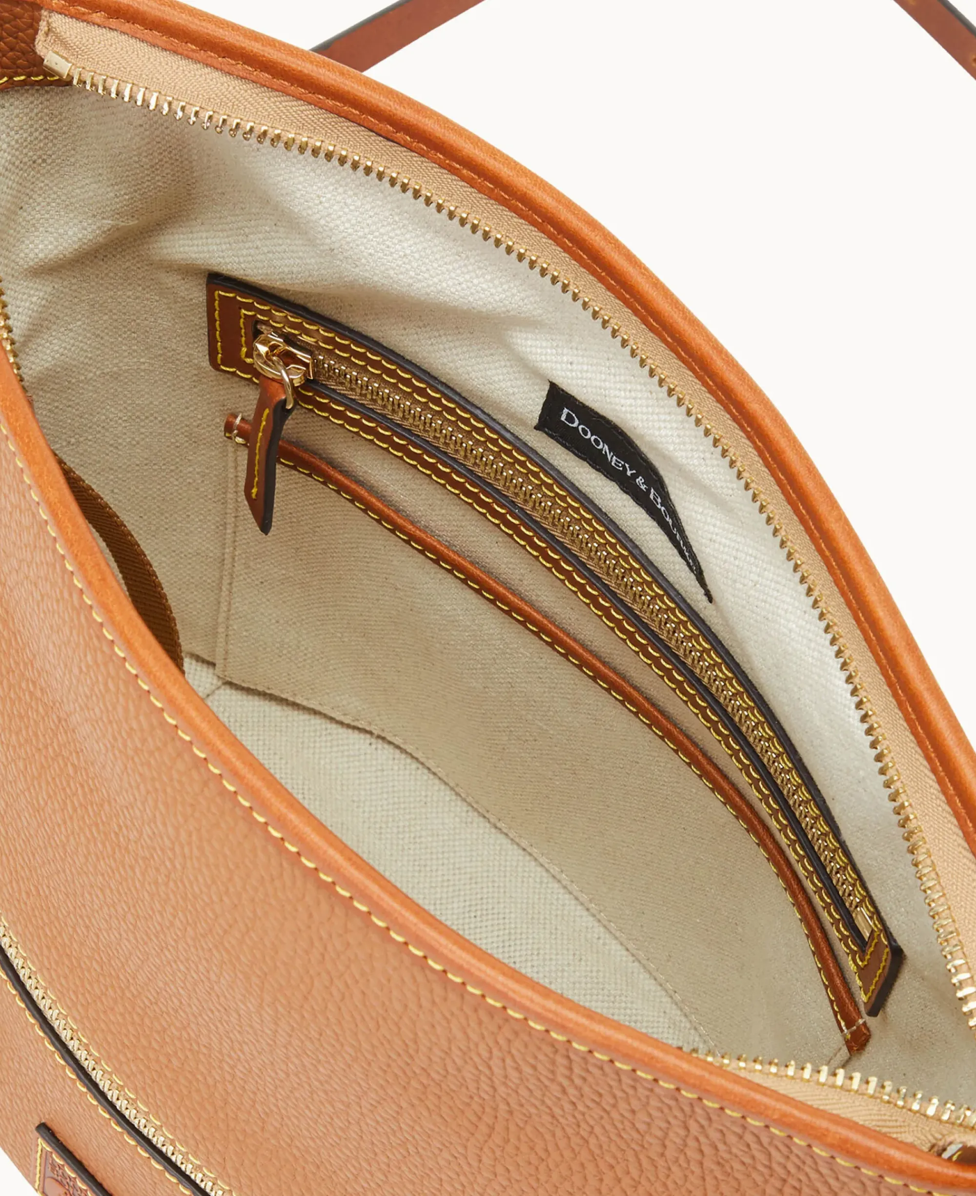 Dooney & Bourke The Pebble Grain Collection|Ready For the Getaway<Pebble Grain Zip Sac Caramel