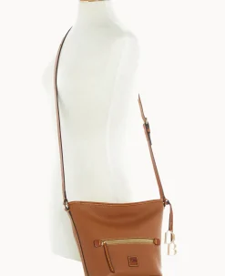 Dooney & Bourke The Pebble Grain Collection|Ready For the Getaway<Pebble Grain Zip Sac Caramel