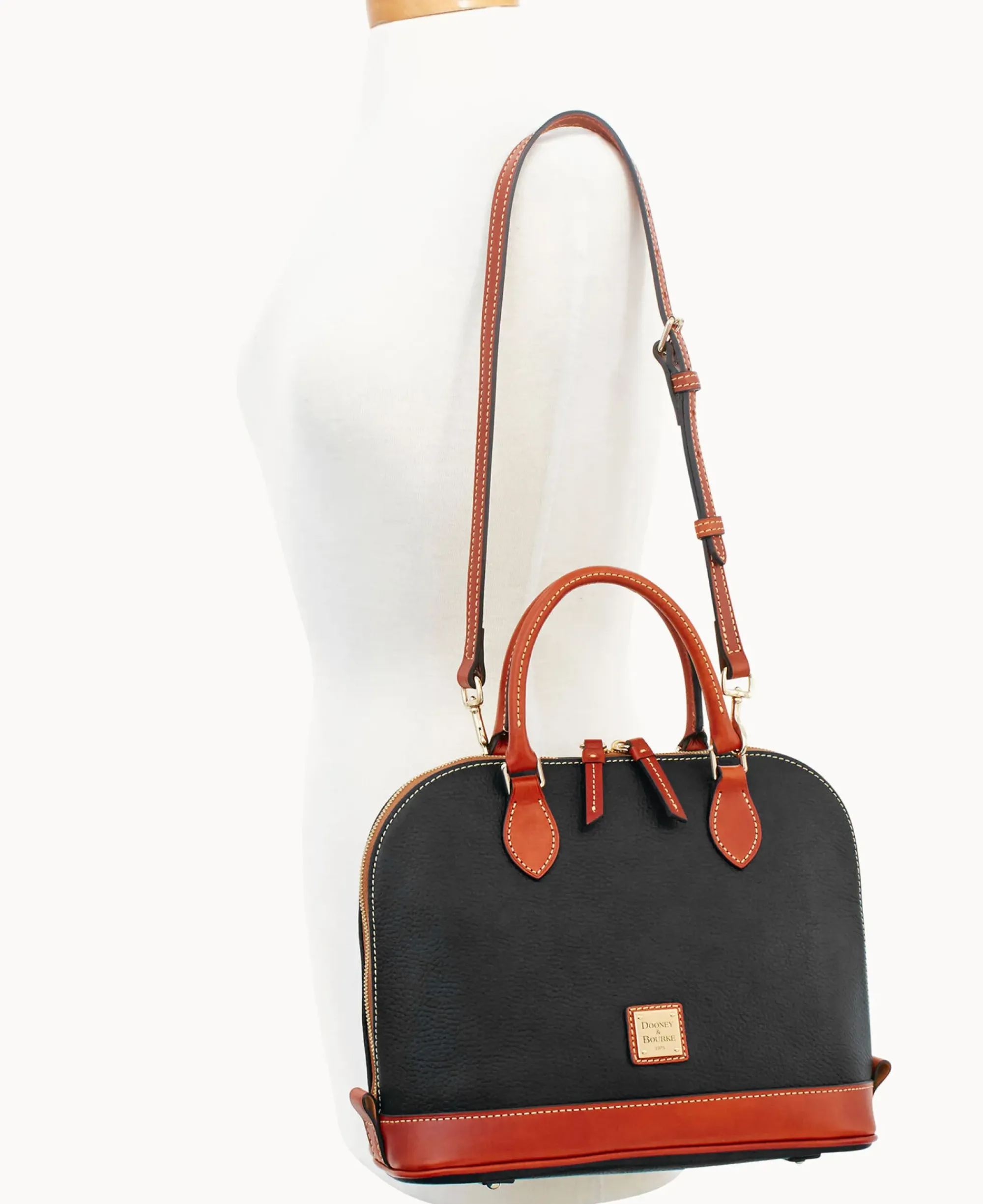 Dooney & Bourke Ready For the Getaway|Pebbled Leather<Pebble Grain Zip Zip Satchel Black