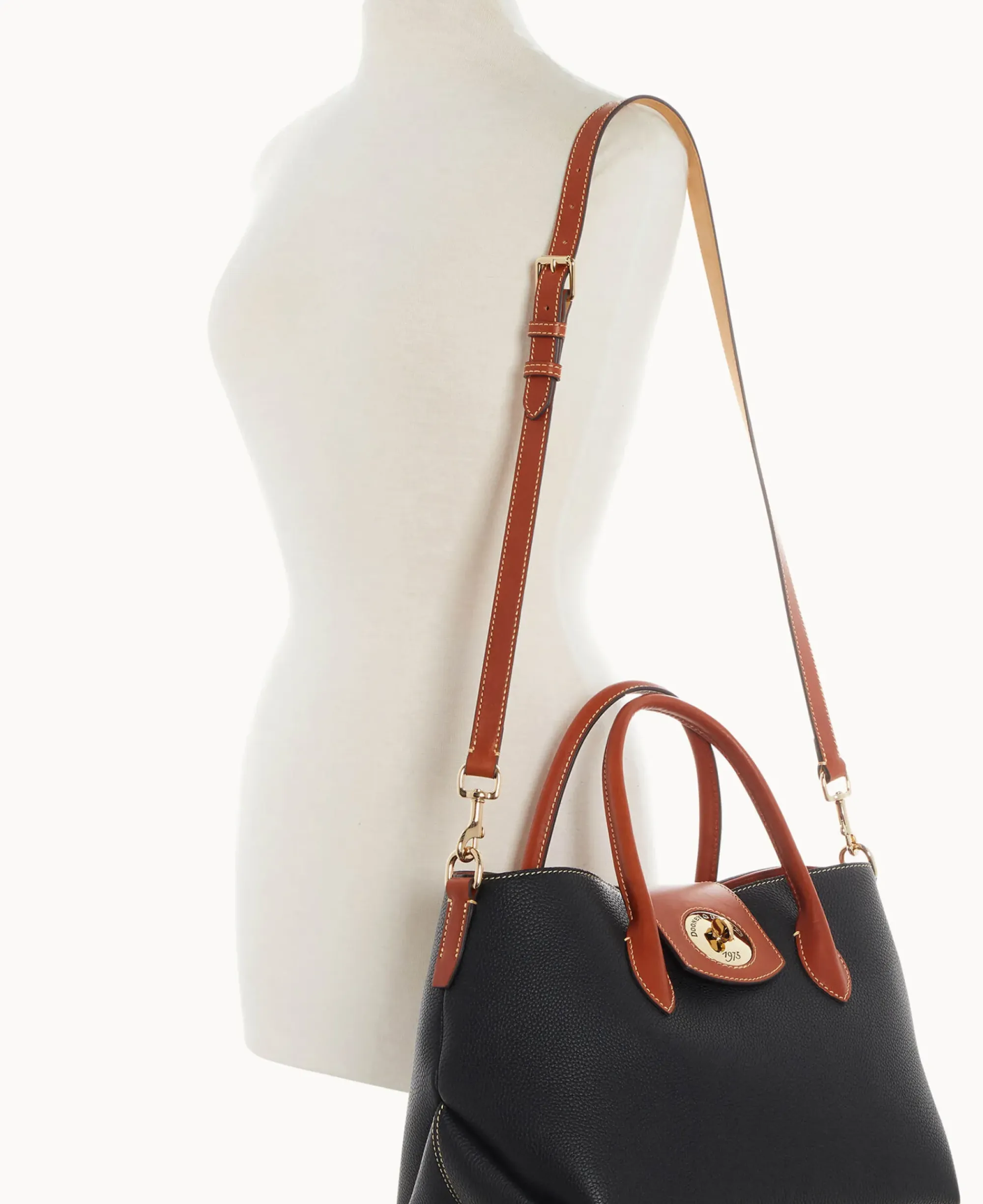 Dooney & Bourke The Pebble Turnlock Collection|Picnic in the Park<Pebble Turnlock Handle Tote 30 Black