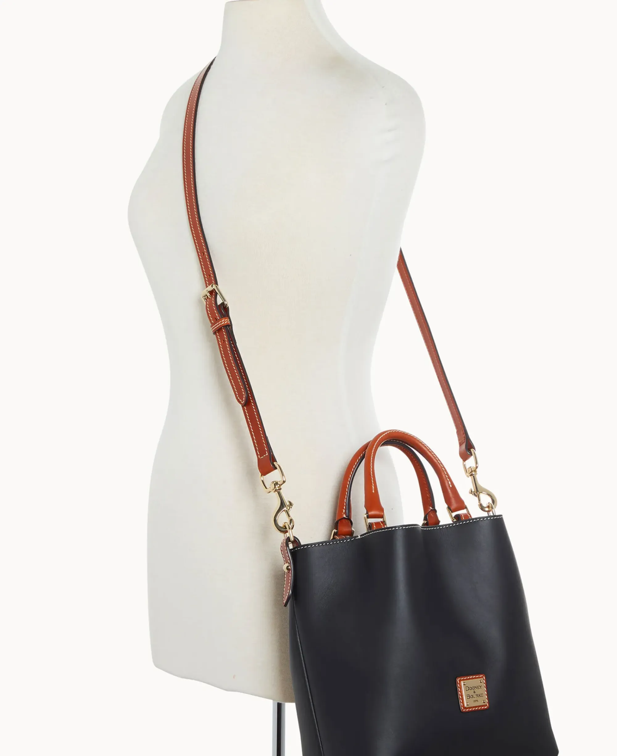 Dooney & Bourke Picnic in the Park|Pebbled Leather<Penrose Small Barlow Black