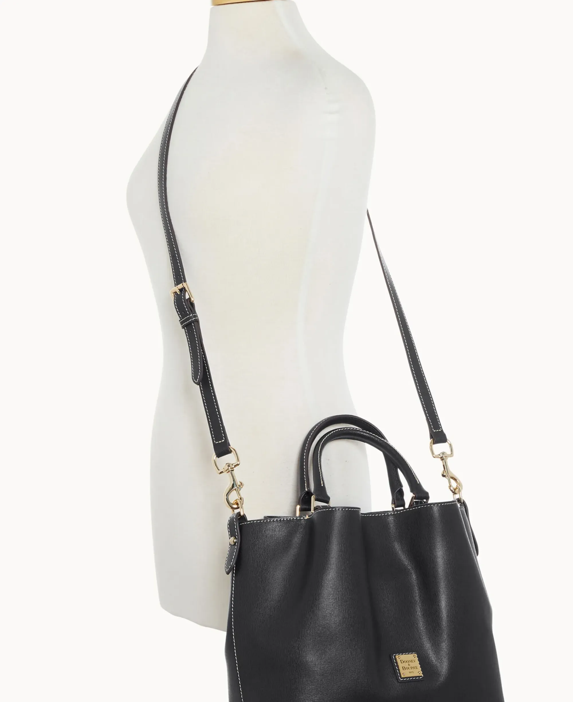 Dooney & Bourke The Saffiano Collection|Textured Leather<Saffiano Barlow Black