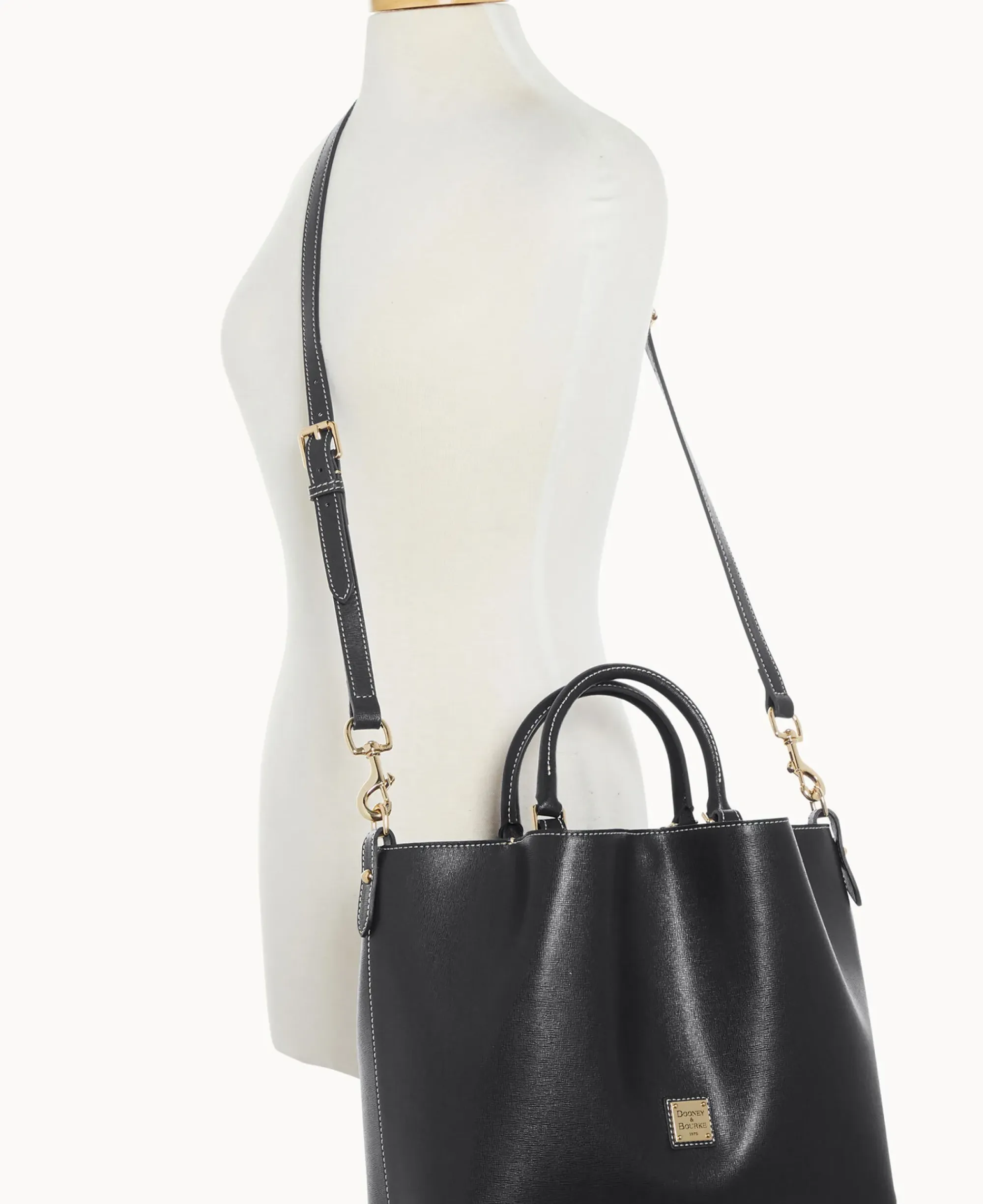 Dooney & Bourke The Saffiano Collection|Textured Leather<Saffiano Large Barlow Black