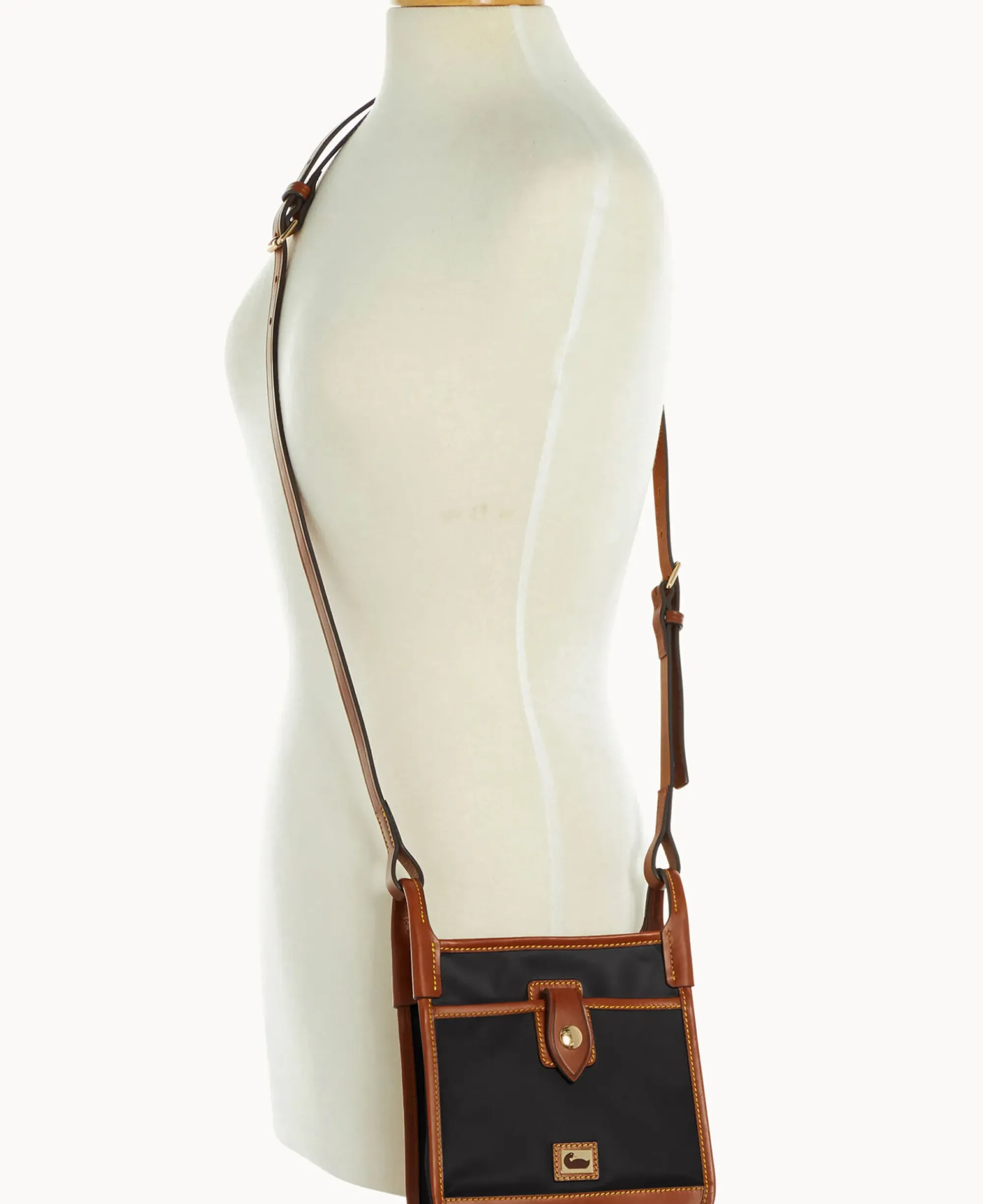 Dooney & Bourke Nylon|Mini Bags<Wayfarer Letter Carrier Black